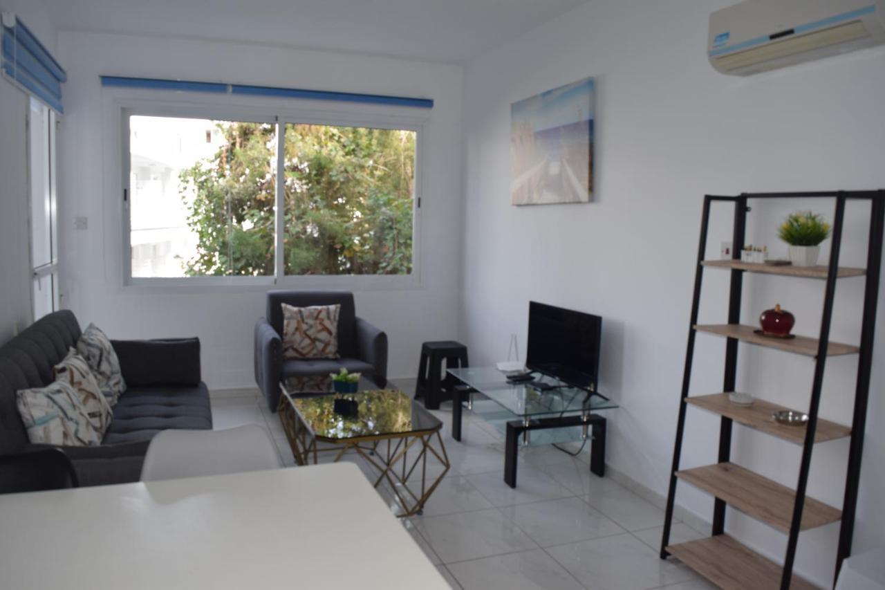 One Bedroom Apartment, Molos Complex - By Imh Travel & Tours Пафос Экстерьер фото